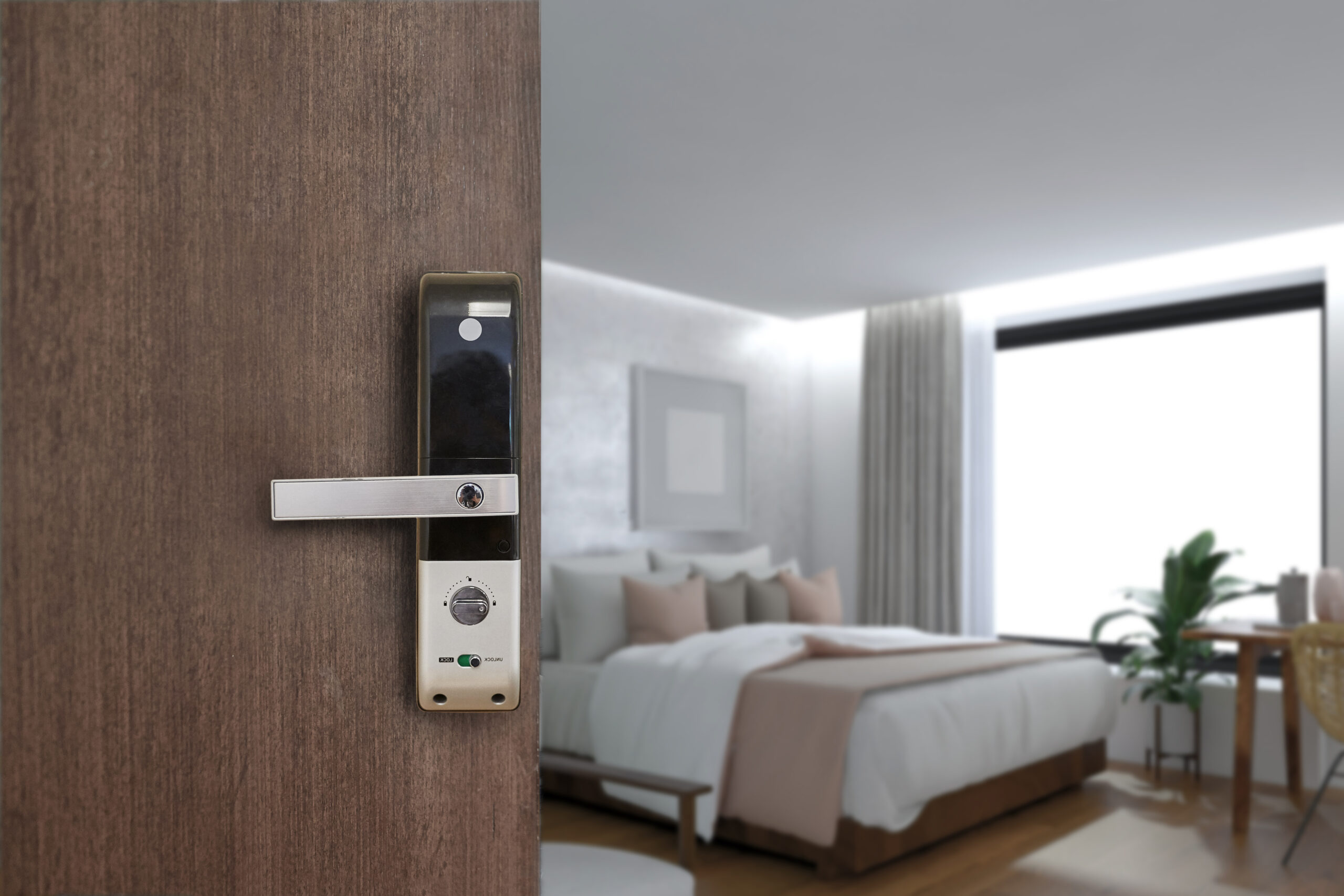 Hotel,Room,Opened,With,Digital,Door,Access,Control,,Condominium,Or Lans Reinigung